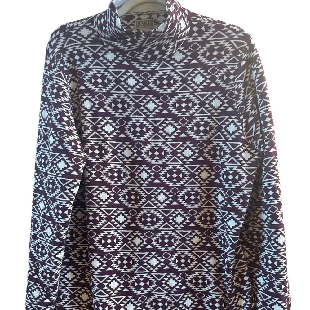 Duluth Trading Woman’s Xl Purple White Aztec Southwestern Mock Neck Top Cool Max